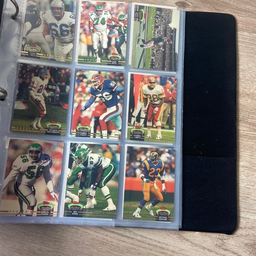 Football Cards - Picture 14 of 15
